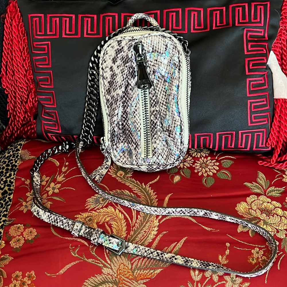 The perfect crossbody by Aimee Kestenberg!